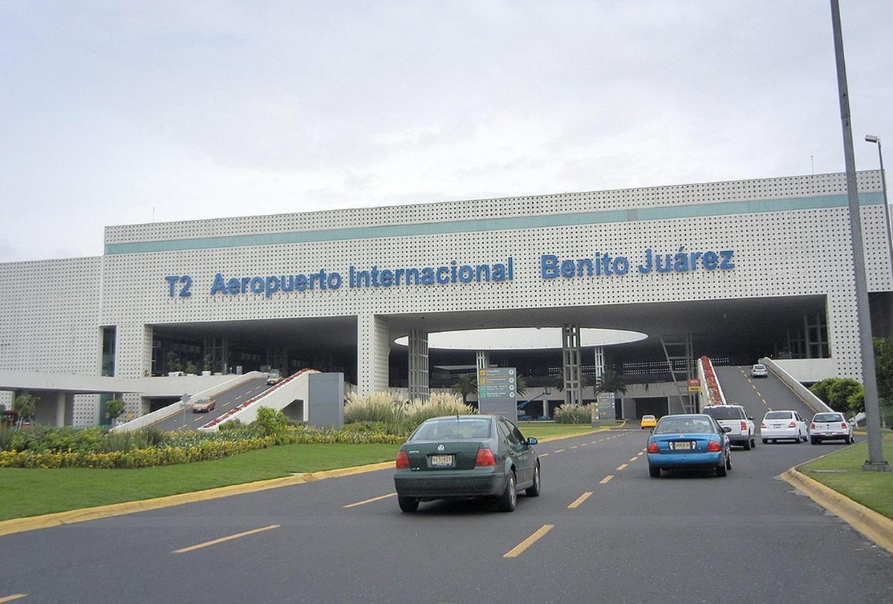 Izzzleep Aeropuerto Terminal 2 Hotell Mexico City Exteriör bild