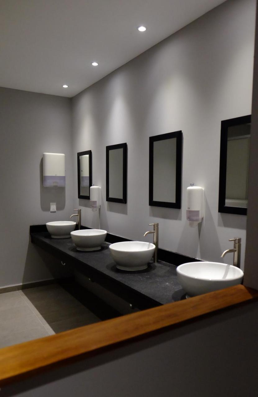 Izzzleep Aeropuerto Terminal 2 Hotell Mexico City Exteriör bild