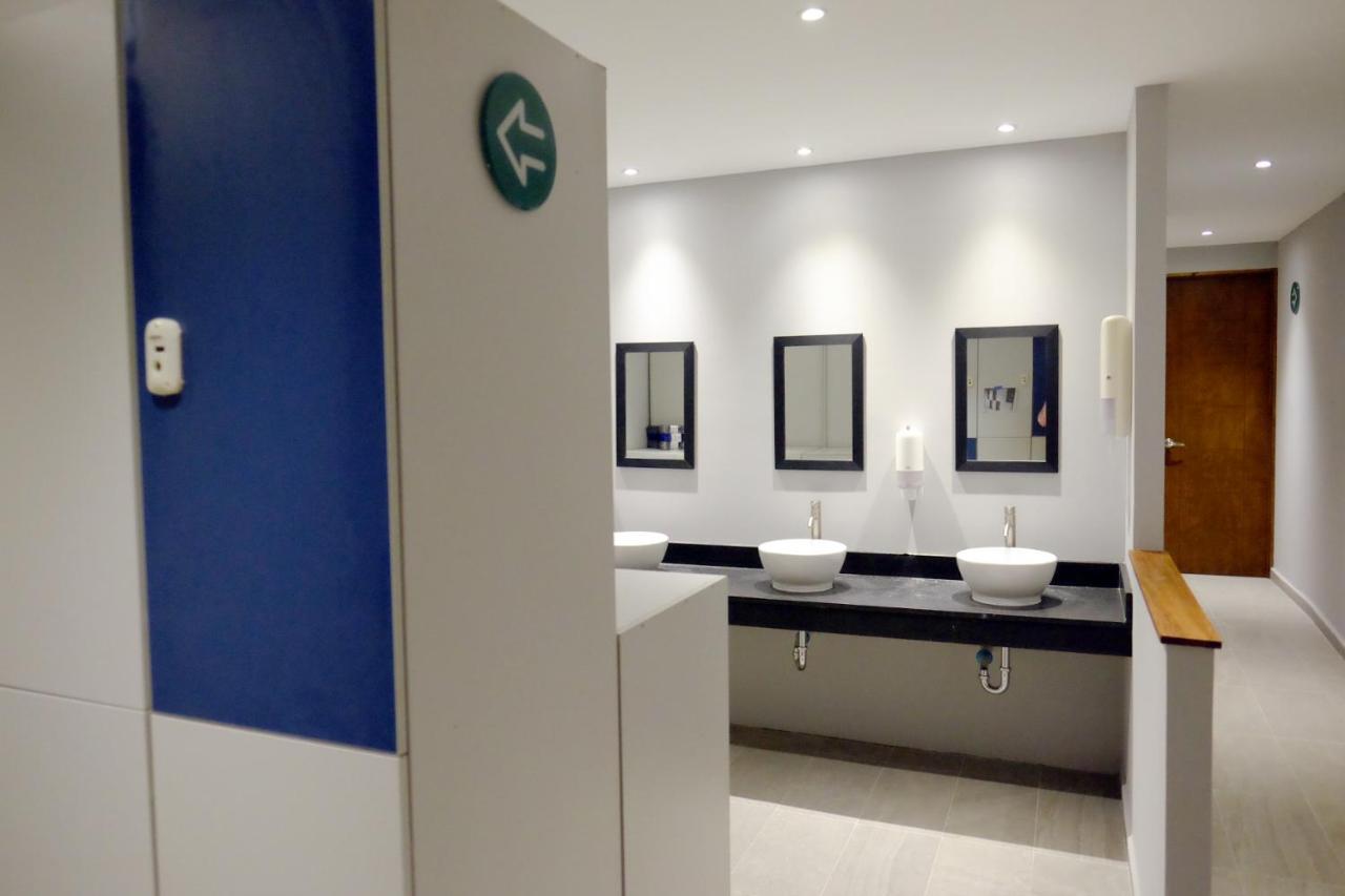 Izzzleep Aeropuerto Terminal 2 Hotell Mexico City Exteriör bild