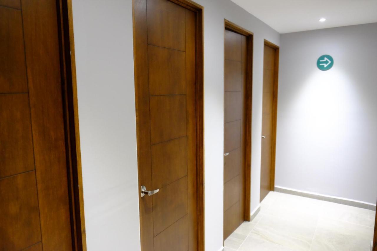 Izzzleep Aeropuerto Terminal 2 Hotell Mexico City Exteriör bild