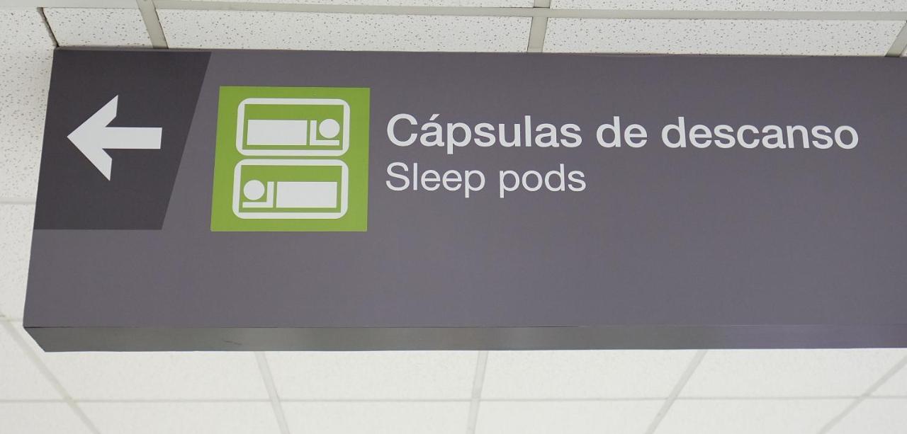 Izzzleep Aeropuerto Terminal 2 Hotell Mexico City Exteriör bild