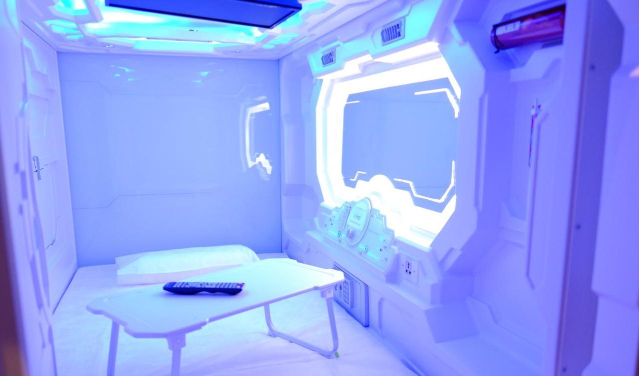 Izzzleep Aeropuerto Terminal 2 Hotell Mexico City Exteriör bild